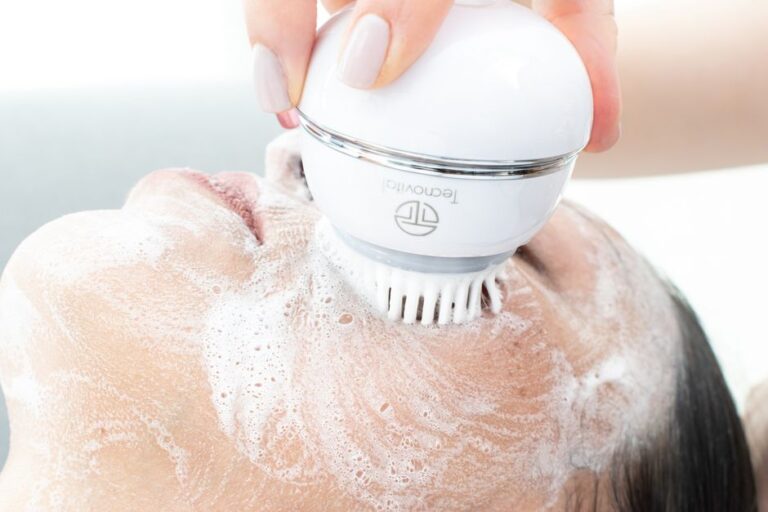 How to Get Rid of Blackheads Safely