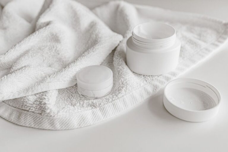 Azelaic Acid: Benefits and How to Use It