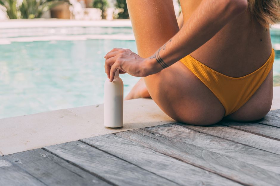 applying sunscreen as final step in skincare routine